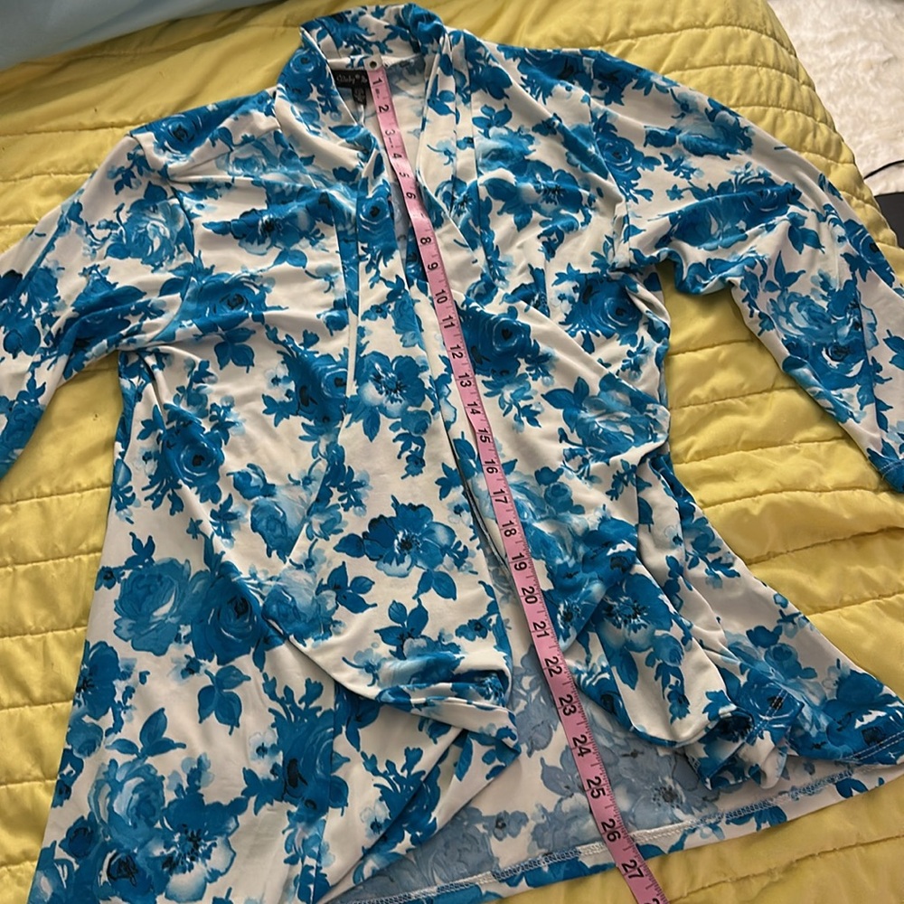 NWOT Slinky waterfall jacket blazer blue floral print.Soft, comfy, light layer. - Picture 3 of 8